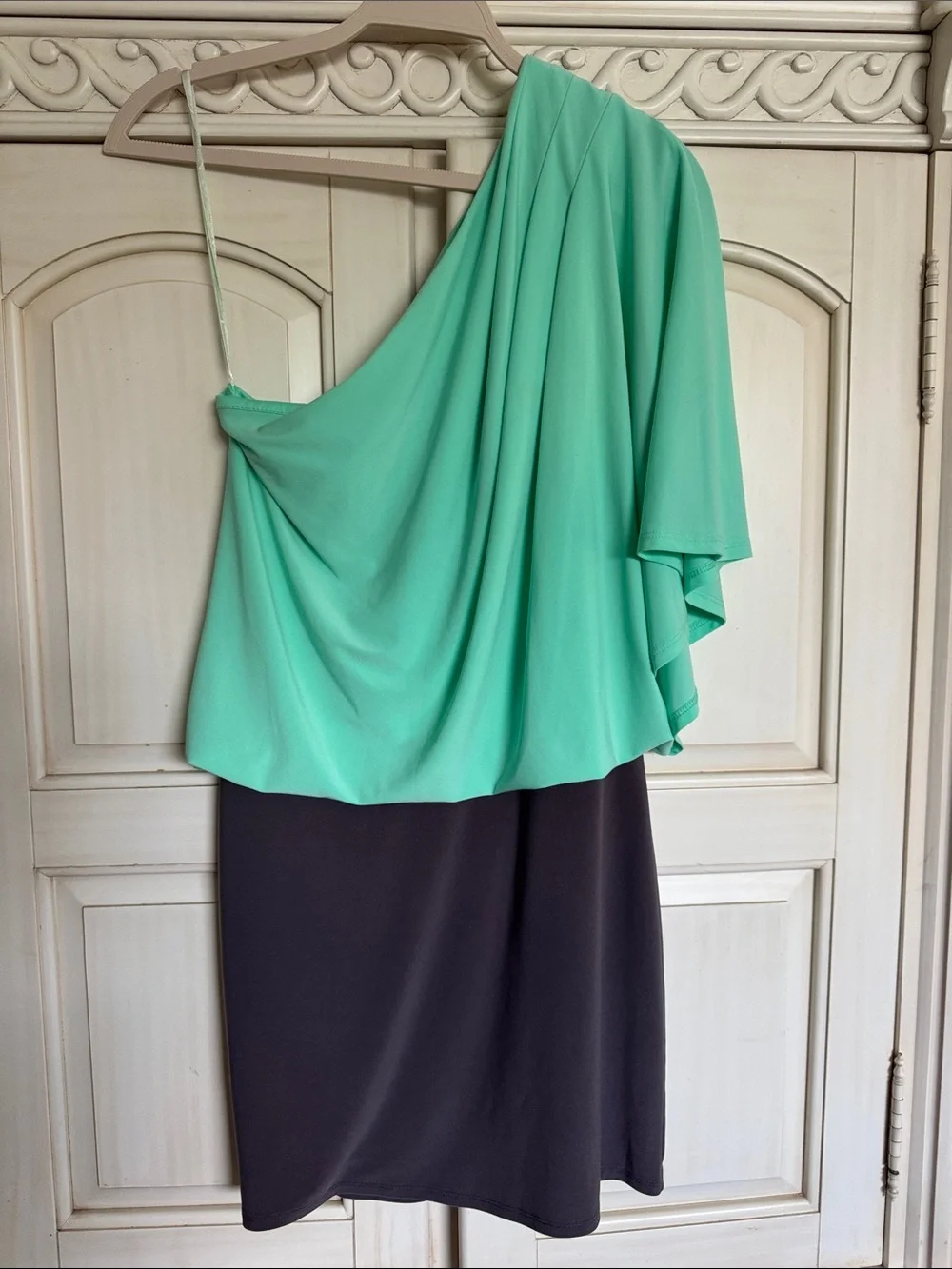 Jessica Simpson Mint Green and Black One-Shoulder Dress